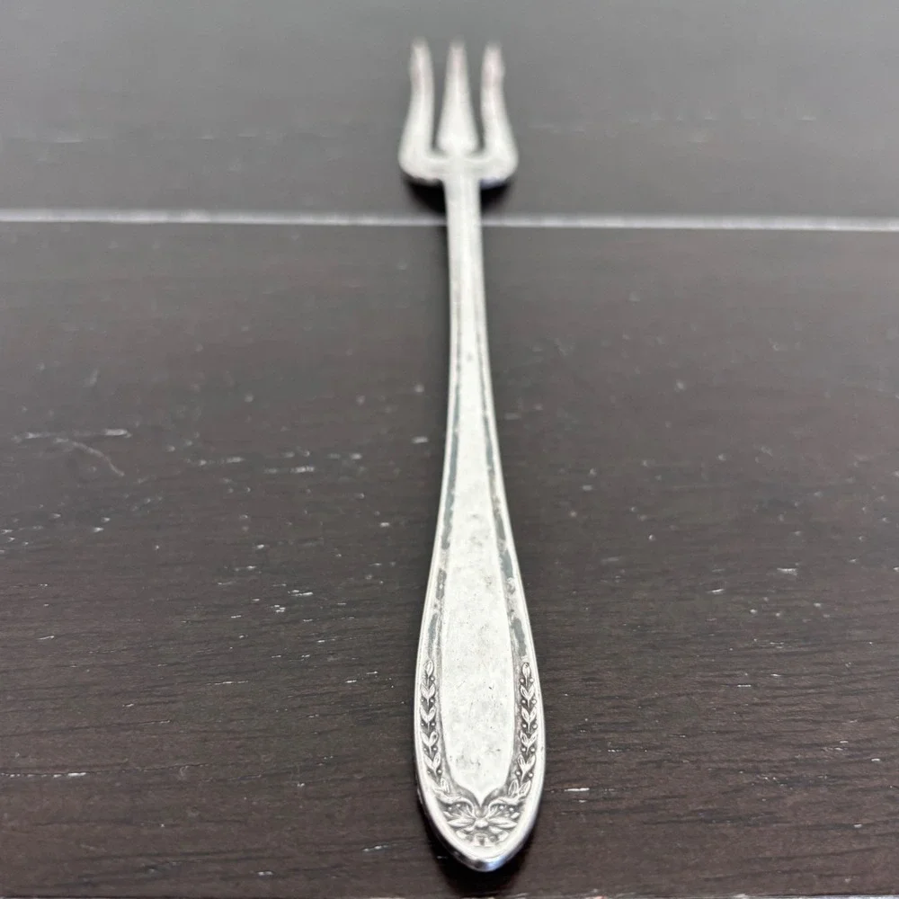 Oneida Community Par Plate | Bridal Wreath‎ | Silverplate Cocktail Fork | 1915